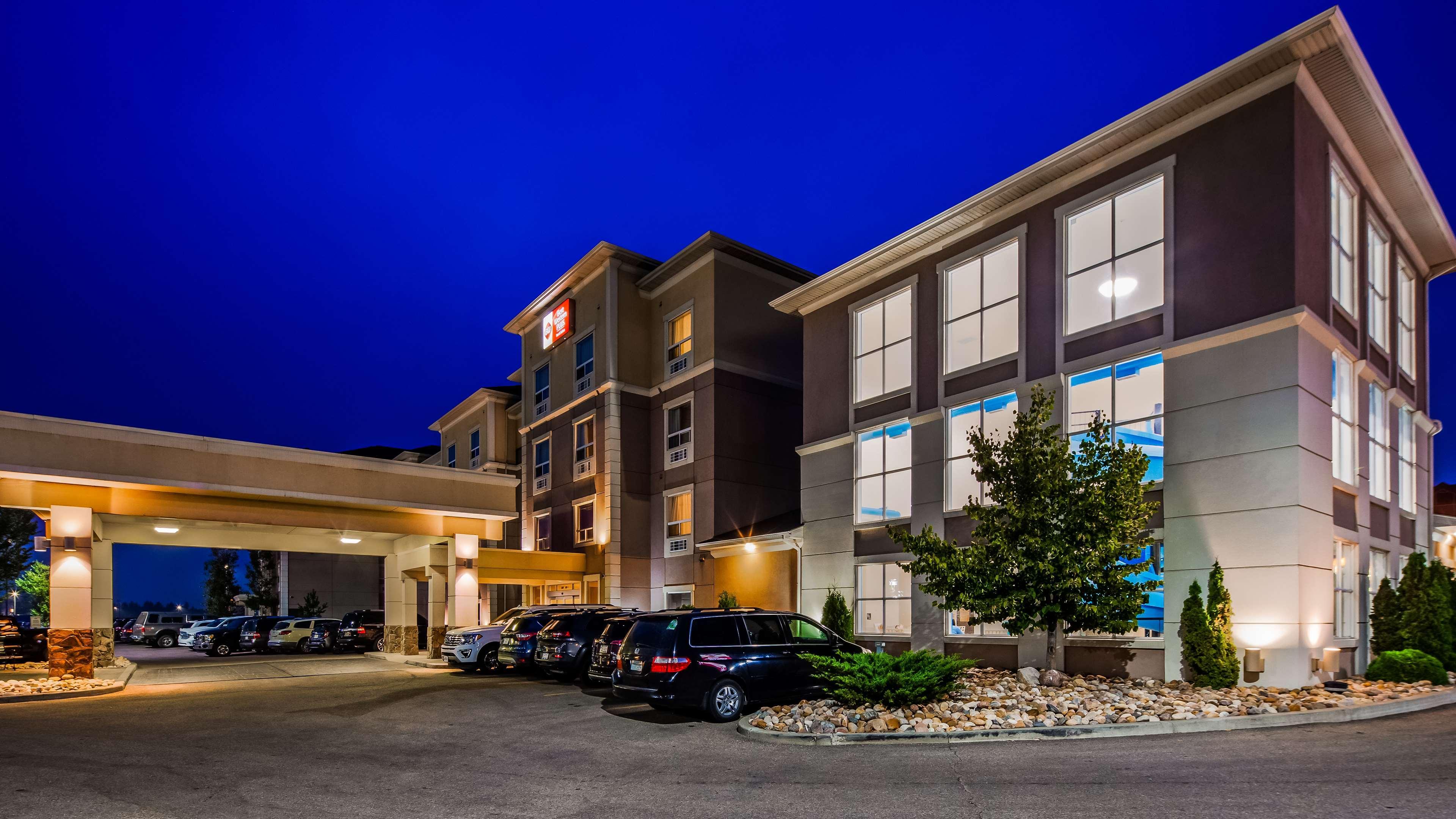 Best Western Plus South Edmonton Inn & Suites Exterior photo