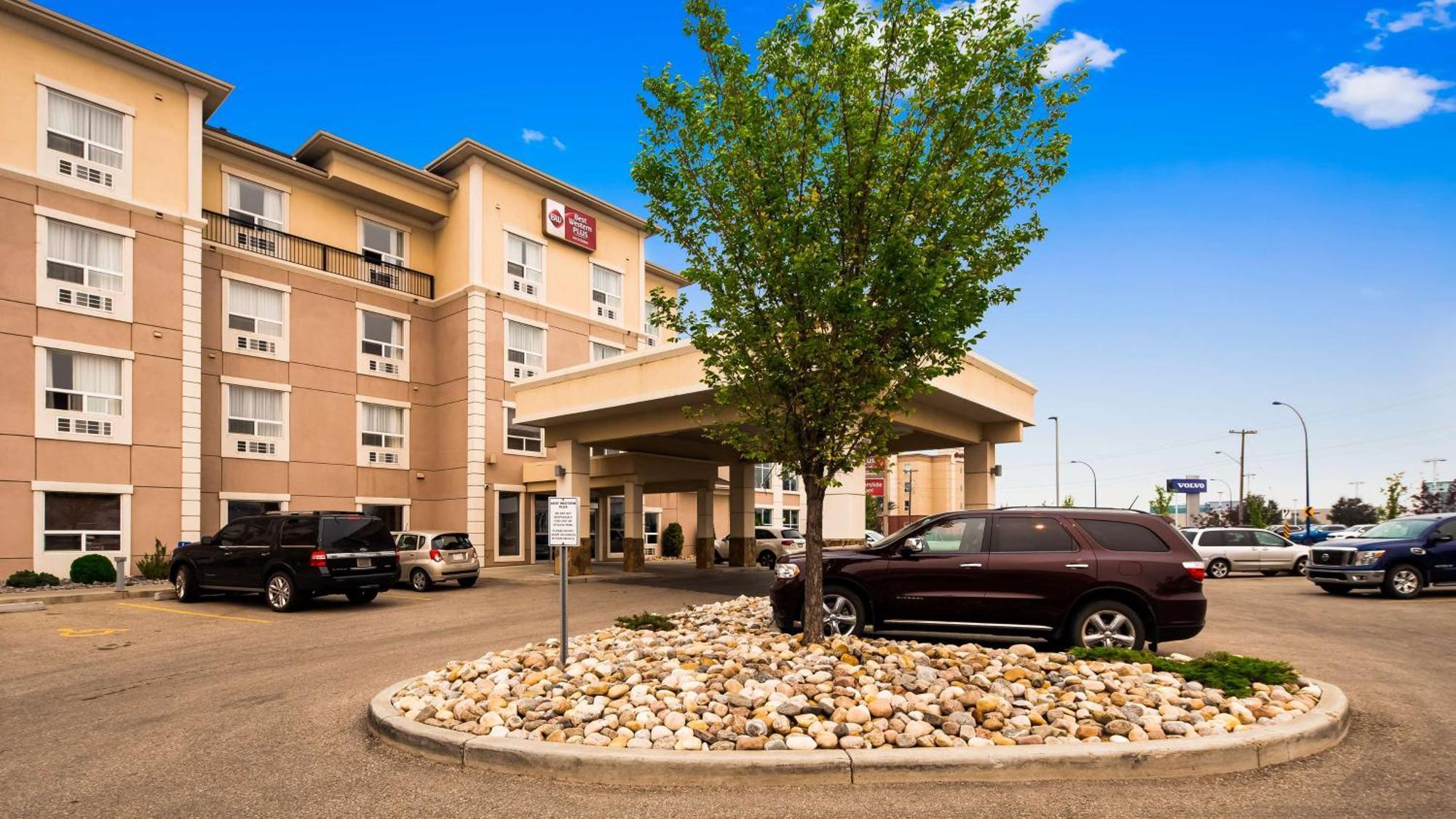 Best Western Plus South Edmonton Inn & Suites Exterior photo