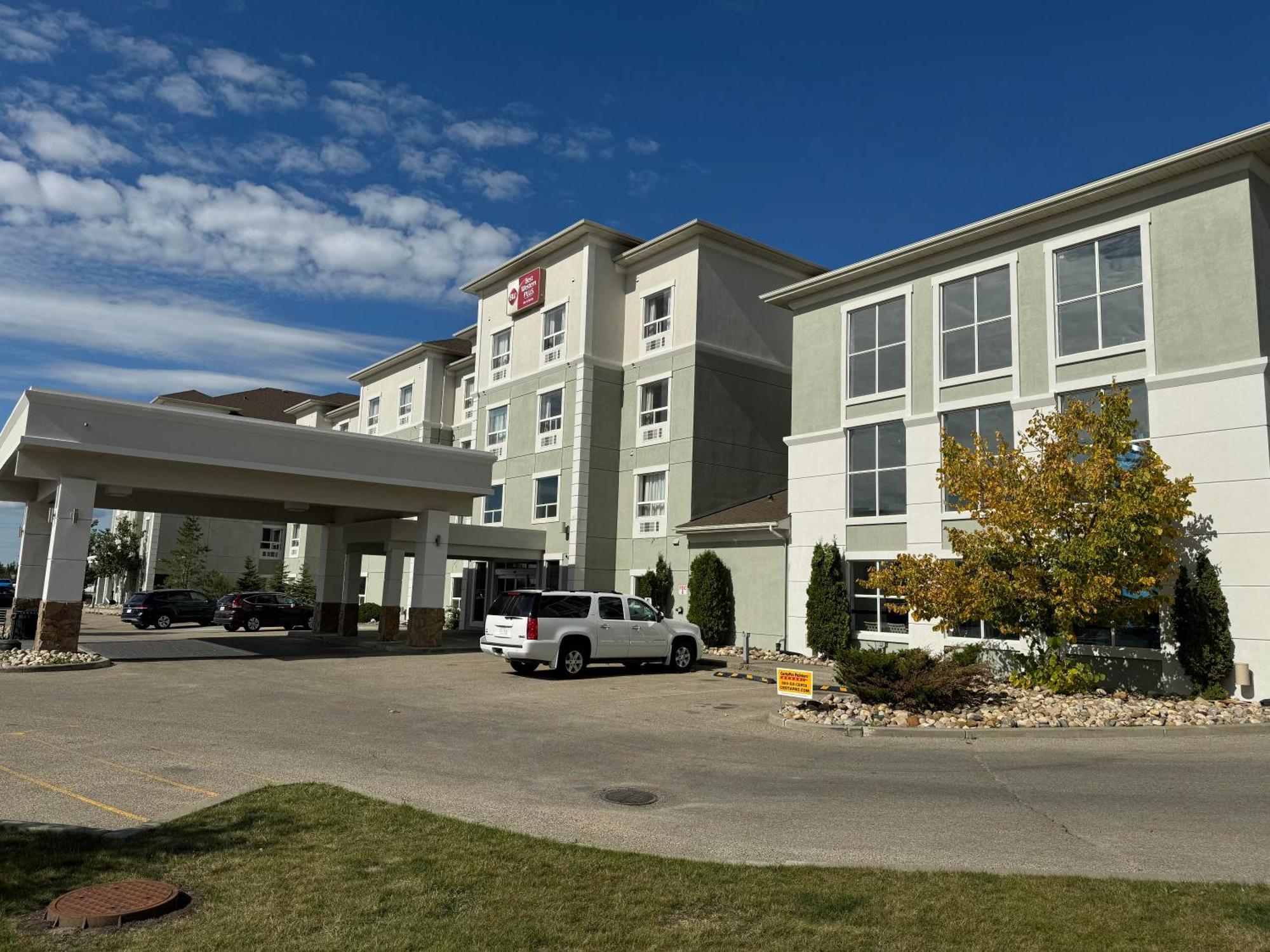 Best Western Plus South Edmonton Inn & Suites Exterior photo